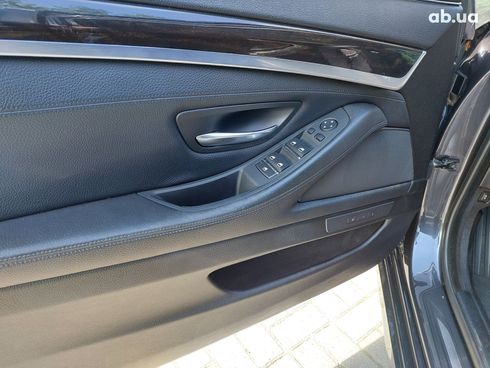 BMW 5 серия 2015 серый - фото 10