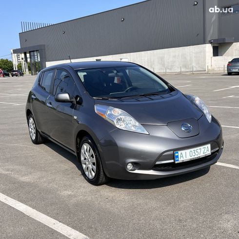 Nissan Leaf 2015 серебристый - фото 2