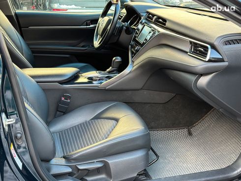 Toyota Camry 2018 черный - фото 28