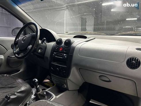 Chevrolet Aveo 2005 - фото 13