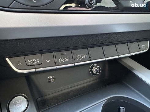 Audi A4 2020 - фото 28