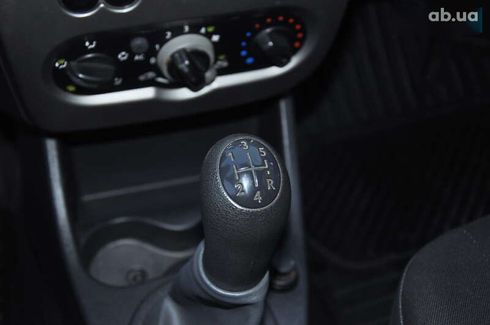 Dacia Sandero 2011 - фото 27