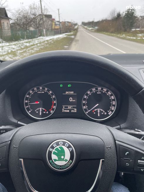 Skoda Octavia 2012 серебристый - фото 6