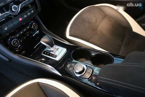 Infiniti Q30 2016 - фото 23