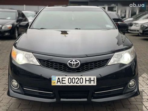 Toyota Camry 2014 - фото 2
