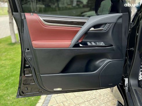 Lexus LX 2019 - фото 22