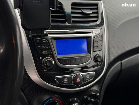 Hyundai Accent 2012 красный - фото 16