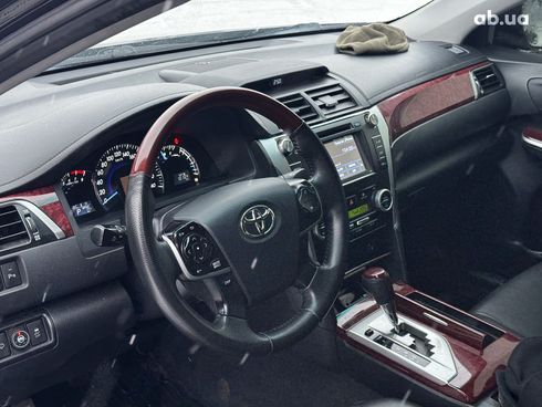 Toyota Camry 2014 черный - фото 15