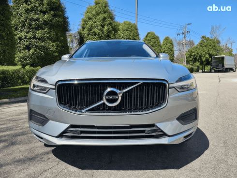 Volvo XC60 2018 серебристый - фото 2