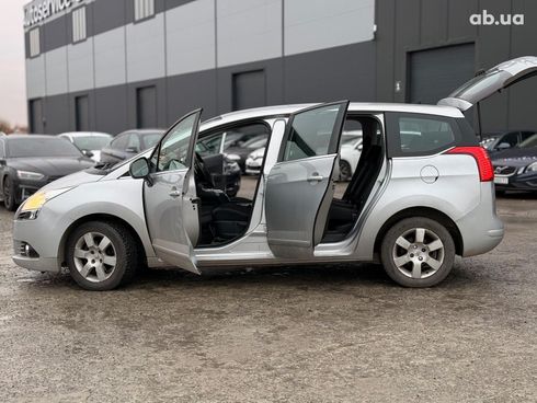 Peugeot 5008 2011 серый - фото 29