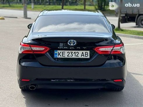 Toyota Camry 2020 - фото 13