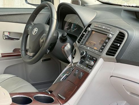 Toyota Venza 2010 серый - фото 9