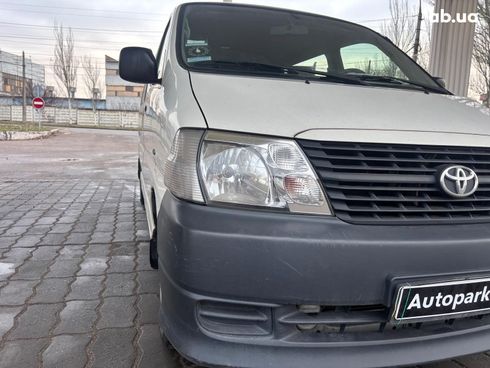 Toyota HiAce 2007 белый - фото 12