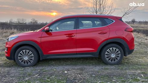 Hyundai Tucson 2020 красный - фото 2