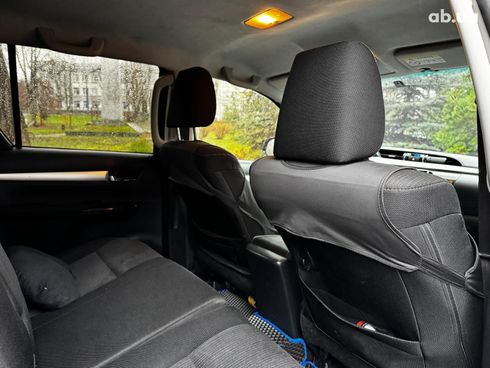 Toyota Hilux 2017 серый - фото 29