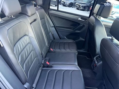 Volkswagen Tiguan 2020 черный - фото 37
