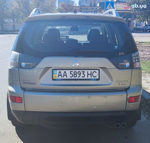 Mitsubishi Outlander XL 2008 - фото 4