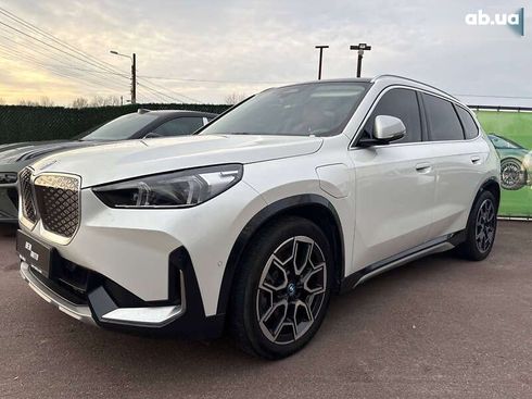 BMW iX1 2023 - фото 6