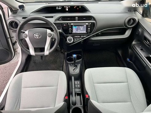 Toyota Prius C 2015 - фото 16