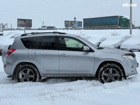Toyota RAV4 2012 серый - фото 5
