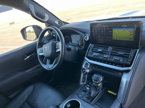 Toyota Land Cruiser 2022 серый - фото 49