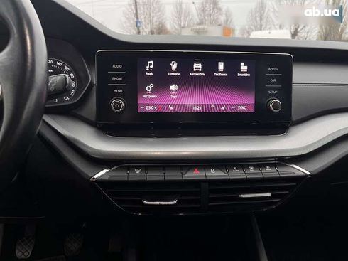 Skoda Octavia 2021 - фото 23