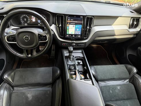 Volvo XC60 2019 серый - фото 27