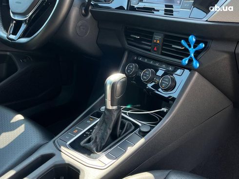 Volkswagen Jetta 2018 серый - фото 20