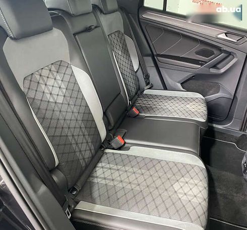 Volkswagen Tiguan 2021 - фото 24