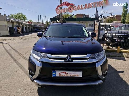 Mitsubishi Outlander 2017 - фото 2