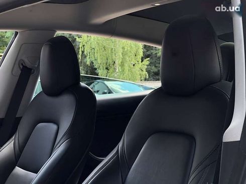 Tesla Model 3 2021 - фото 13