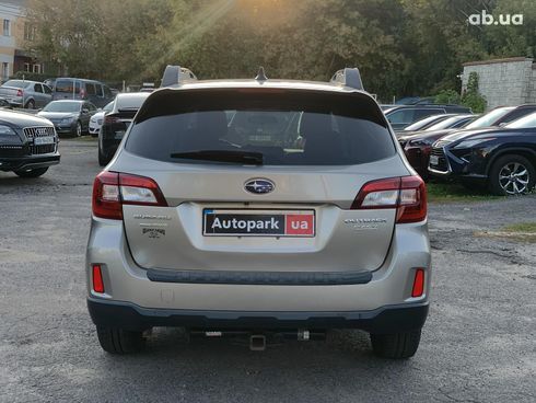 Subaru Outback 2016 бежевый - фото 16