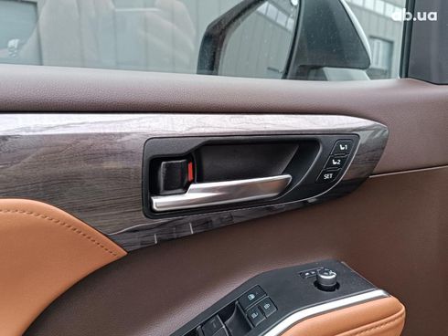 Toyota Highlander 2021 коричневый - фото 37