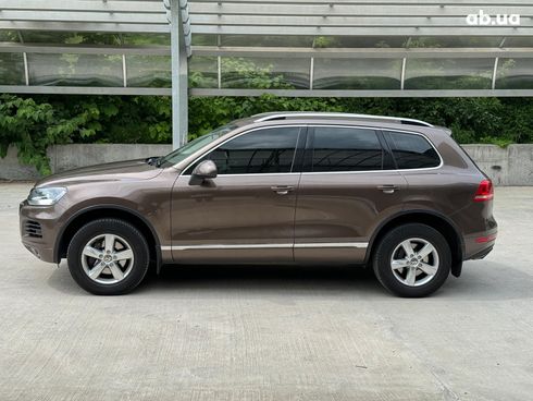 Volkswagen Touareg 2011 коричневый - фото 11