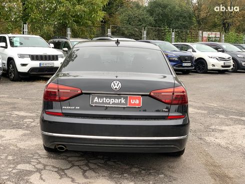 Volkswagen Passat 2017 черный - фото 6