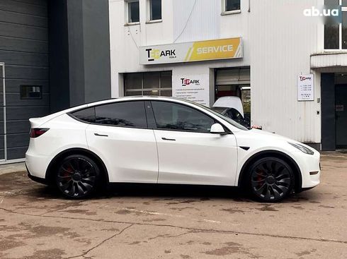 Tesla Model Y 2023 - фото 11