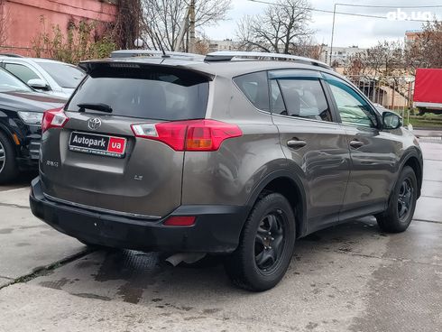 Toyota RAV4 2014 серый - фото 8