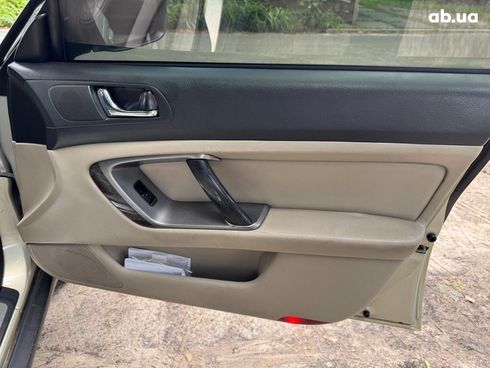 Subaru Legacy 2005 бежевый - фото 19