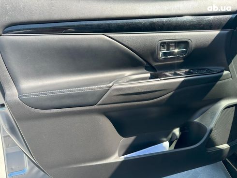 Mitsubishi Outlander 2019 серый - фото 25