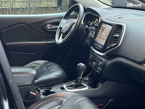 Jeep Cherokee 2015 черный - фото 28