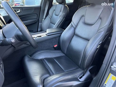 Volvo XC60 2019 - фото 20