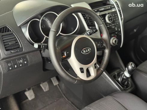 Kia Venga 2010 синий - фото 18