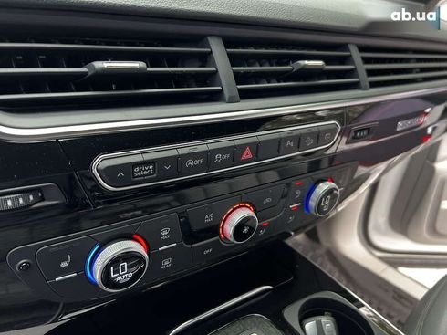 Audi Q7 2018 - фото 30