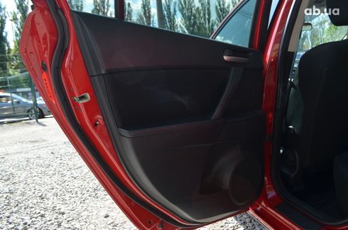 Mazda 3 2012 красный - фото 13