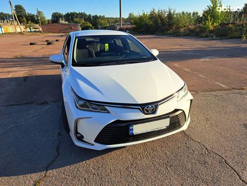 Toyota Corolla 2020 белый - фото 2
