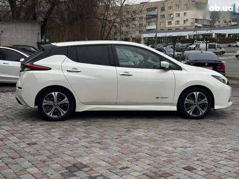 Nissan Leaf 2019 - фото 12