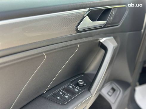 Volkswagen Tiguan 2021 белый - фото 19