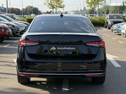 Skoda Superb 2025 - фото 9