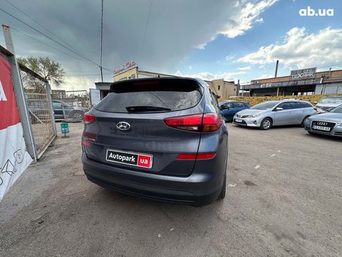 Hyundai Tucson 2019 серый - фото 5
