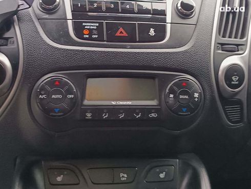 Hyundai ix35 2010 черный - фото 22